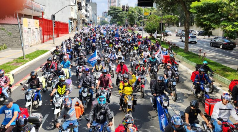 SindimotoSP realiza mega manifestação no 1º de Maio reivindicando fim da precarização para o governo federal e dizendo não a ‘pejotização’ que o STF quer aprovar SindimotoSP realiza mega manifestação no 1º de Maio reivindicando fim da precarização para o governo federal e dizendo não a ‘pejotização’ que o STF quer aprovar